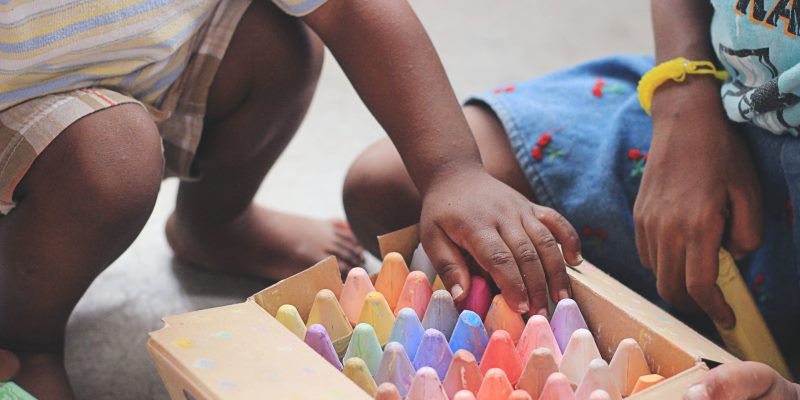 Coisas que você não deveria fazer na igreja - Não cuidar dos seus filhos